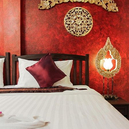 Pl Guesthouse Patong Bagian luar foto