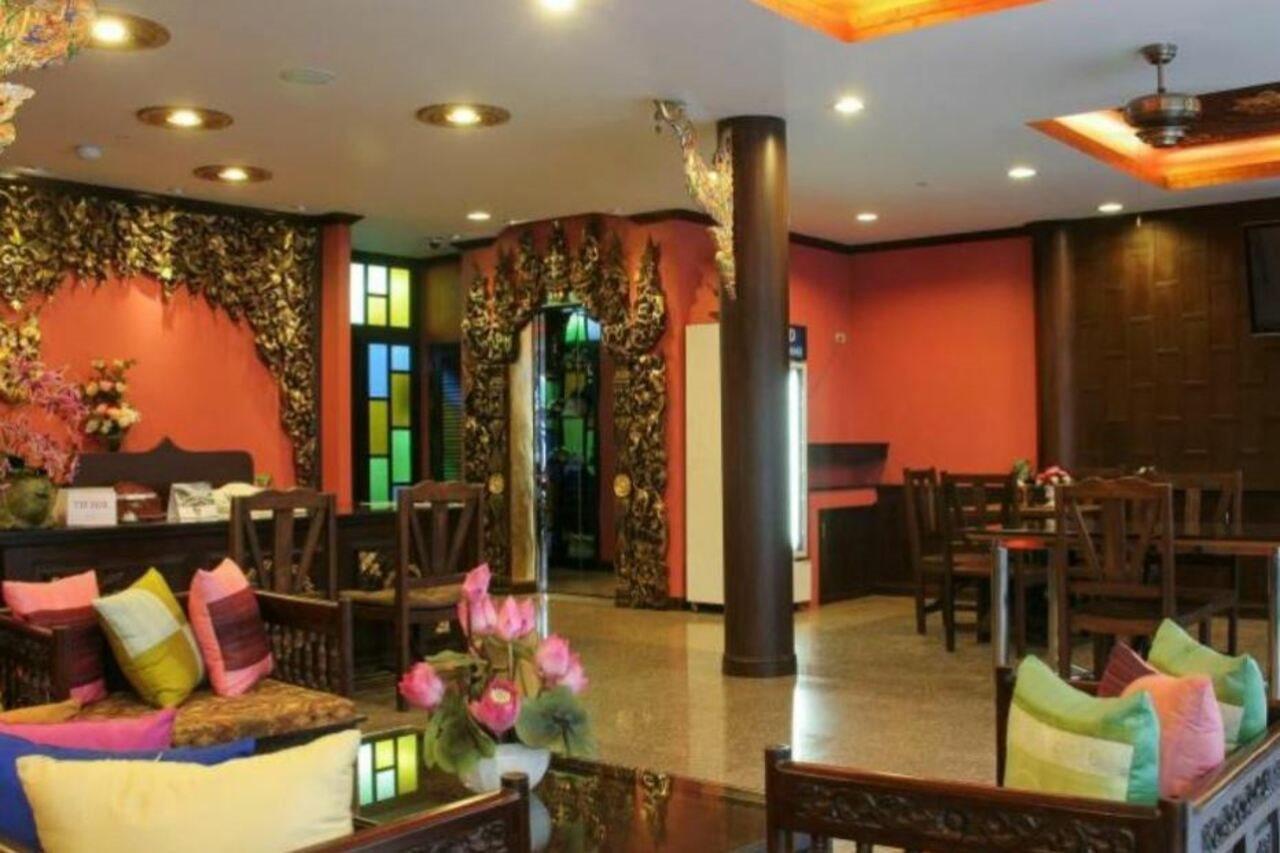 Pl Guesthouse Patong Bagian luar foto
