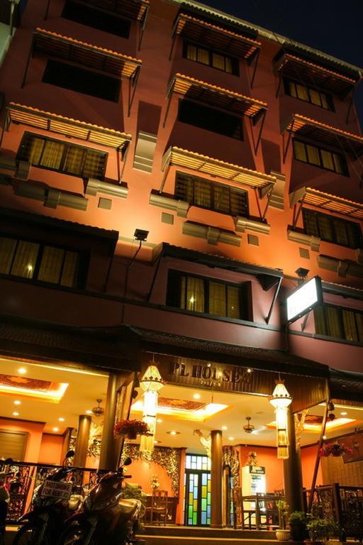 Pl Guesthouse Patong Bagian luar foto