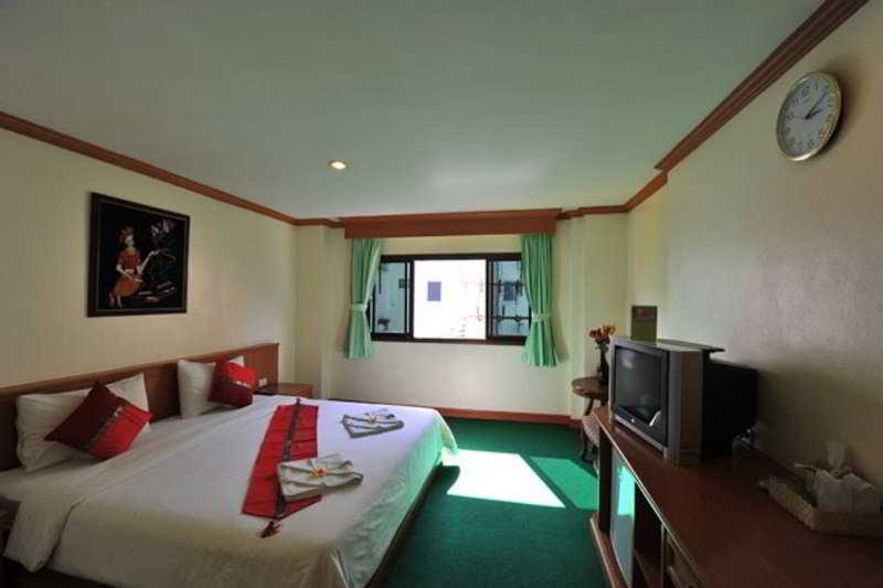 Pl Guesthouse Patong Bagian luar foto