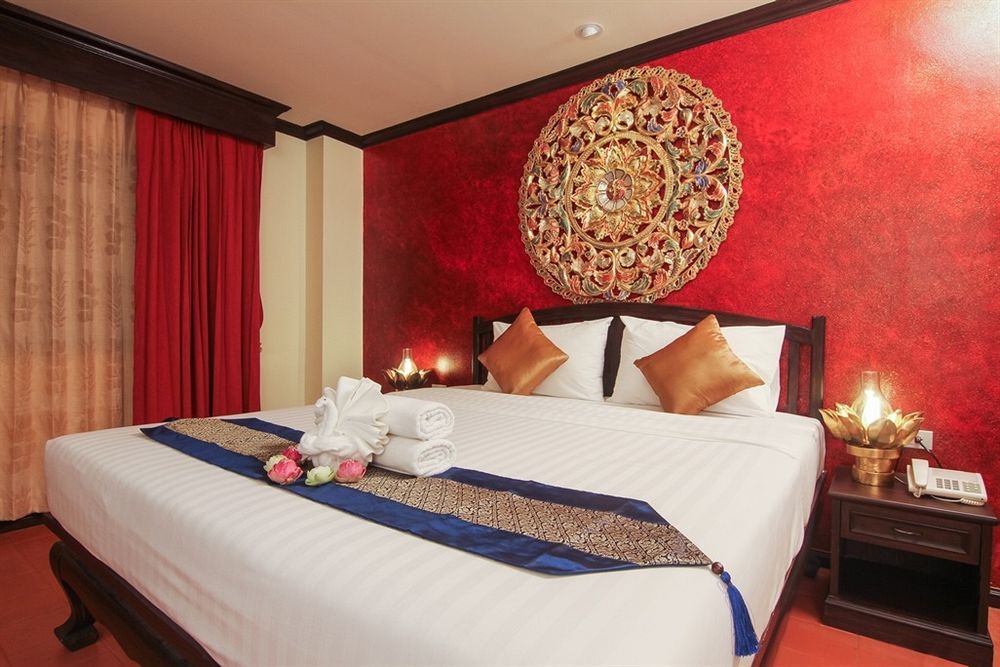 Pl Guesthouse Patong Bagian luar foto