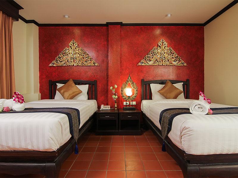 Pl Guesthouse Patong Bagian luar foto