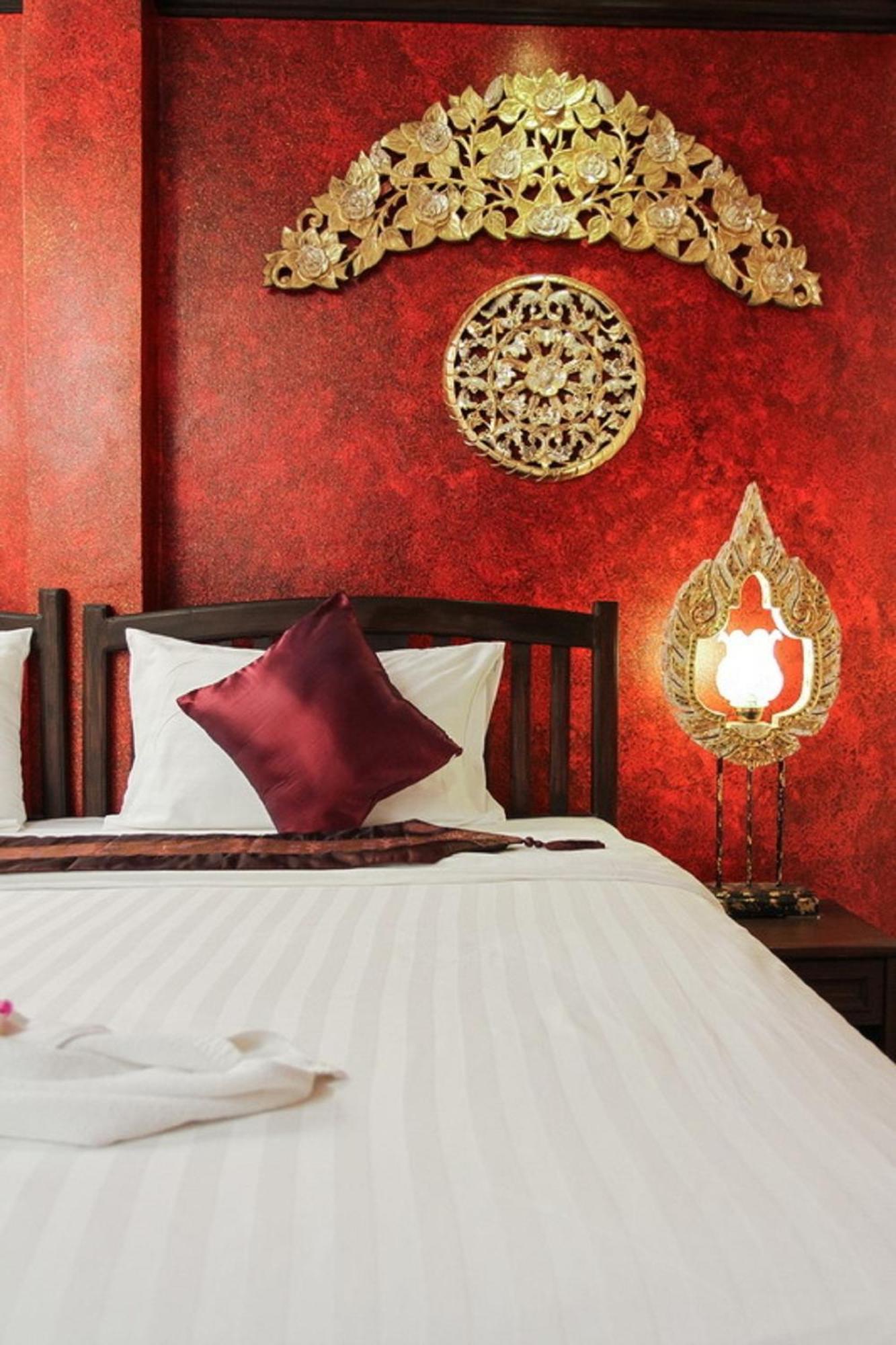 Pl Guesthouse Patong Bagian luar foto