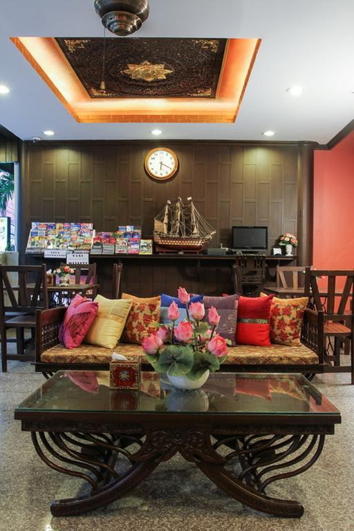 Pl Guesthouse Patong Bagian luar foto