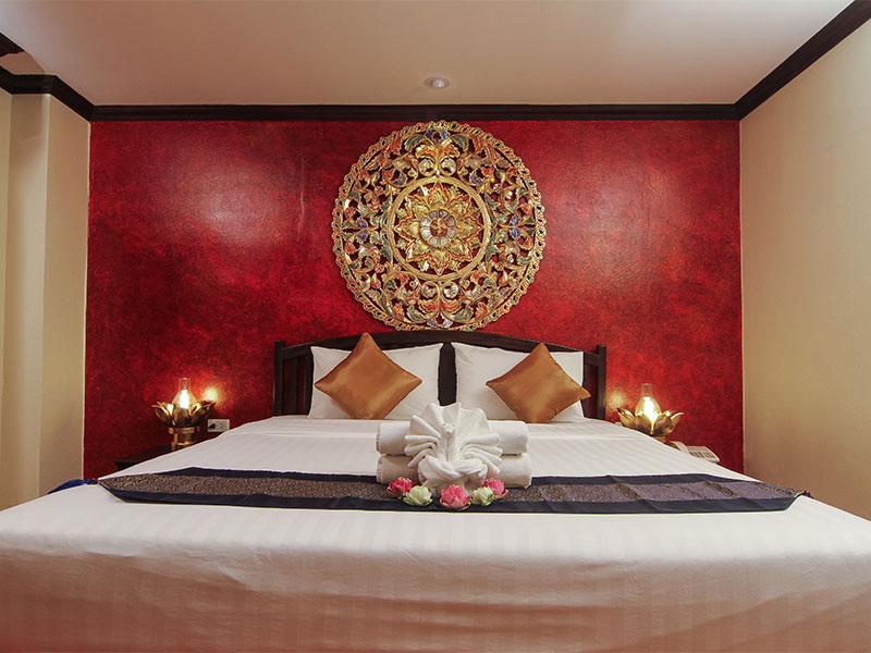 Pl Guesthouse Patong Bagian luar foto